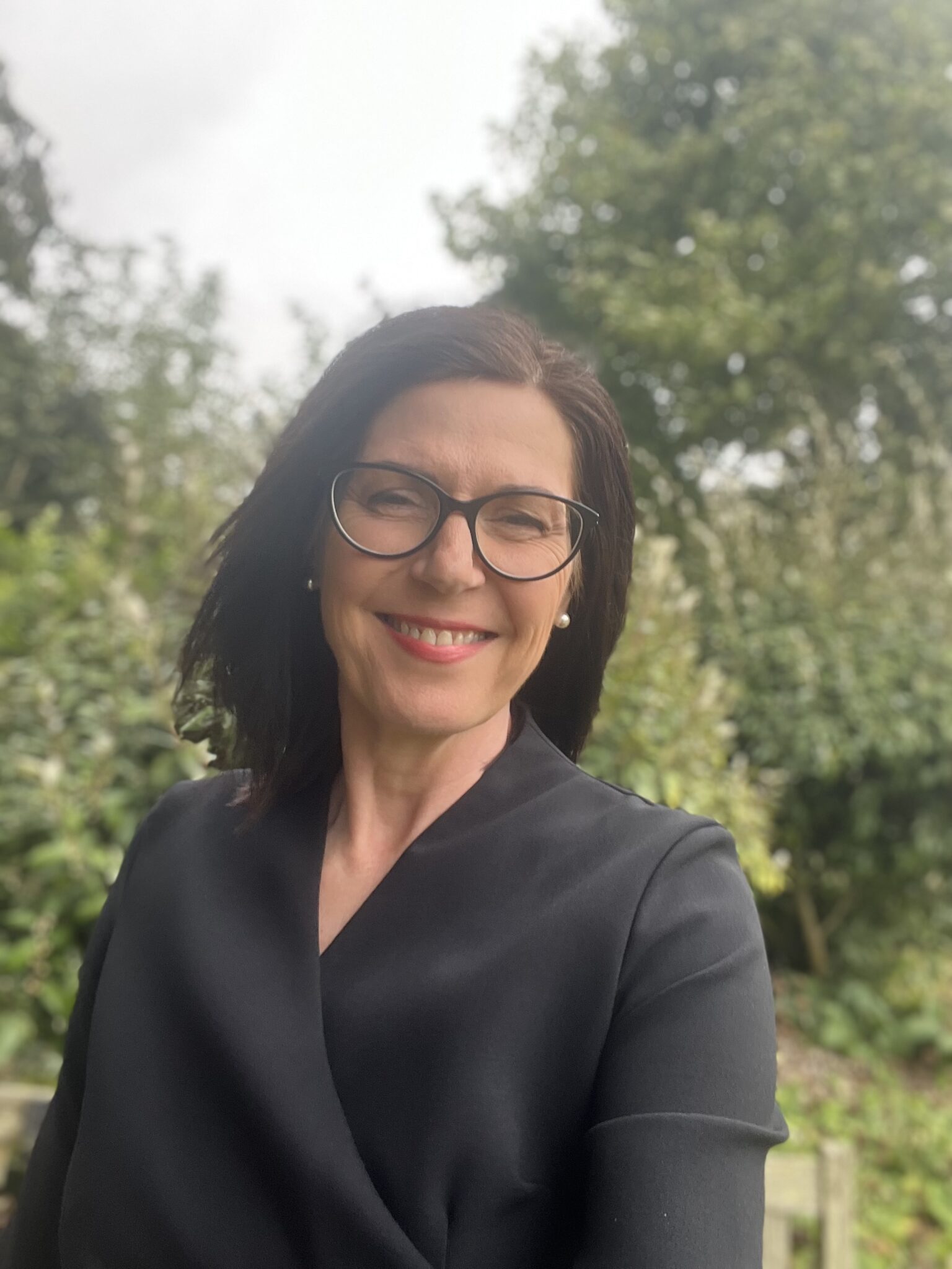 Jennie Lichfield Celebrant & Lady Toastmaster