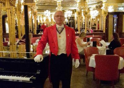 Toastmaster Gallery - The Executive Guild of Toastmasters & Town Criers -